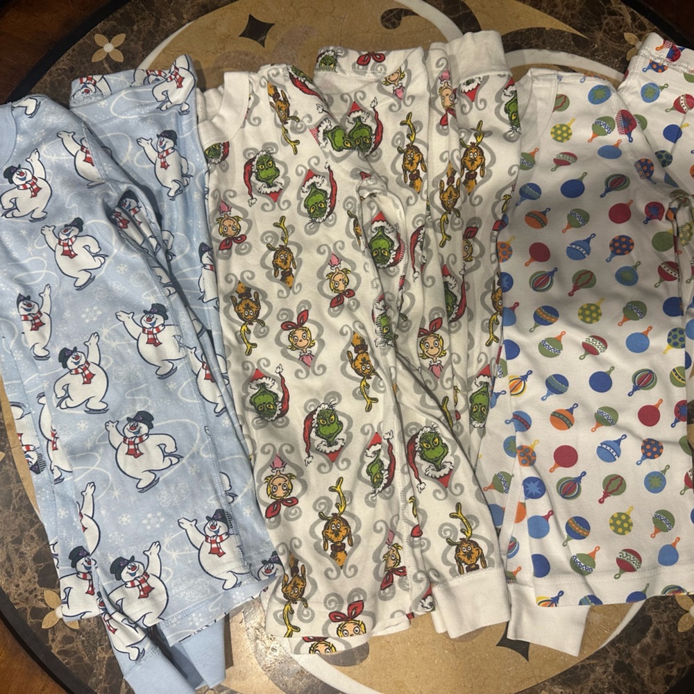 Hanna Andersson Christmas pajamas - Frostie and Grinch 3 sets - size US 10 140cm